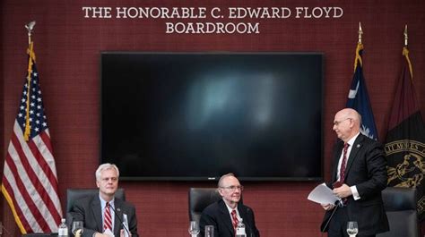 University Of South Carolina Trustees Resist Calls To Restructure Board