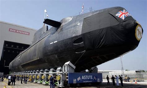 Submarino Nuclear Britânico Encalha Após Acidente Na Costa Da Escócia