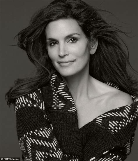 Hardworking Supermodel Cindy Crawford Designs And Models For Canda As She