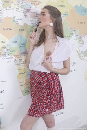 Wearehairy Amanda Clarke Amanda Clarke Strips Nude By Her World Map