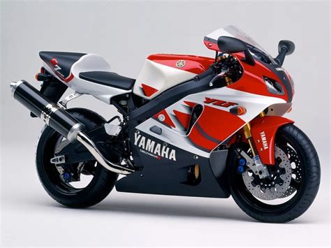 Yamaha has officially unveiled its upcoming middleweight supersport tourer r7 which will be replacing the r6 from the japanese bikemaker's international lineup. Yamaha YZF 750 R7 OW-02 2002 - Fiche moto - MOTOPLANETE