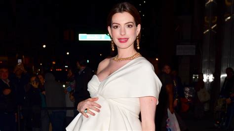Anne Hathaway Takes Her Pregnancy Glow To The Next Level In New York