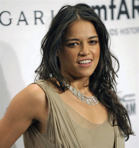 Michelle Rodriguez Hunts Gifs Get The Best Gif On Giphy Sexiz Pix
