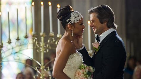 Devious Maids Season 2 Finale Preview Spence And Rosie Tie The Knot Devious Maids Maid Tv