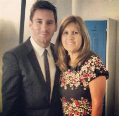 Messi Mother Messis Mother Reveals What Makes Her Son Cry Sputnik