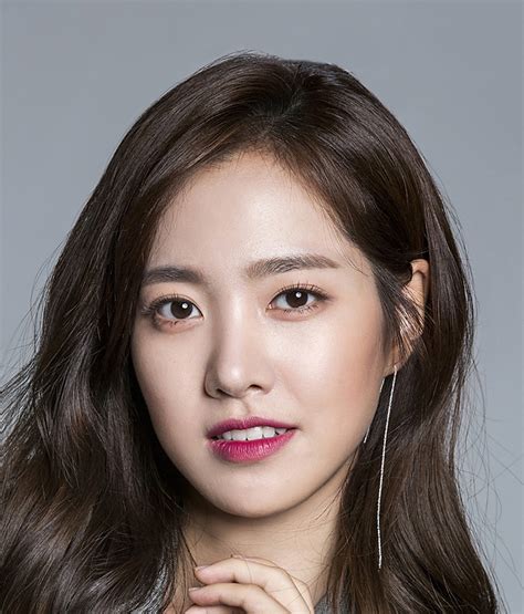Before long, she started to appear in various tv commercials, which then steered her direction into acting. Jin Se Yeon (진세연) - MyDramaList