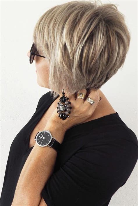 Short Haircuts For Women Over 50 That Take Years Off