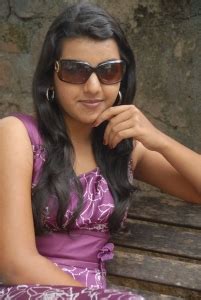 Actress Divya Nagesh New Cute Photo Shoot Stills Gallery Moviegalleri Net