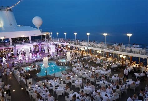6 Best Cruises For Swingers