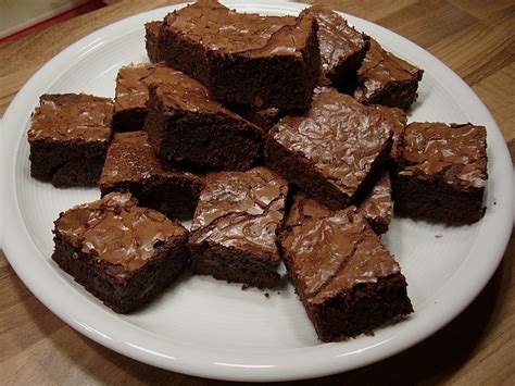 Für den brownie die schokolade grob hacken, butter in stücke schneiden. Göttliche Brownies von karamellina | Chefkoch.de