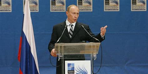 Putin At Nato Meeting Curbs Combative Rhetoric The New York Times