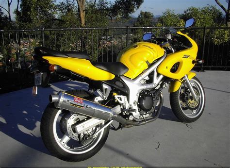 The suzuki sv650 and variants are street motorcycles manufactured since 1999 for the international market by the suzuki motor corporation. 2001 Suzuki SV 650 S - Moto.ZombDrive.COM