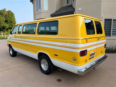 1976 Dodge Sportsman 200 B Series 11 Passenger Van Classic Dodge B200