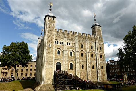 Tower Of London A Thousand Years Of History And The Crown Jewels