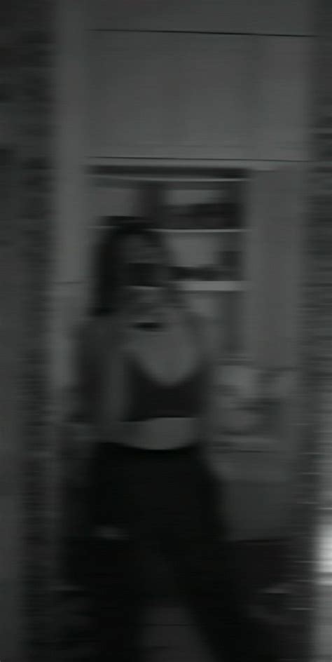 Mirror Idea Pics In Blur Picture Blurred Aesthetic Girl Mirror