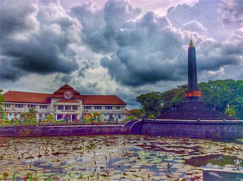 Alun Alun Bunder Atau Yang Biasa Disebut Tugu Kota Malang Flickr