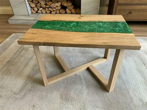 However, do not use objects of financial or idealistic value as weights. Epoxy resin side table