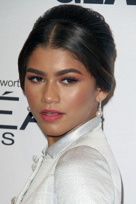 Zendayas Hairstyles And Hair Colors Steal Her Style Zendaya Hair