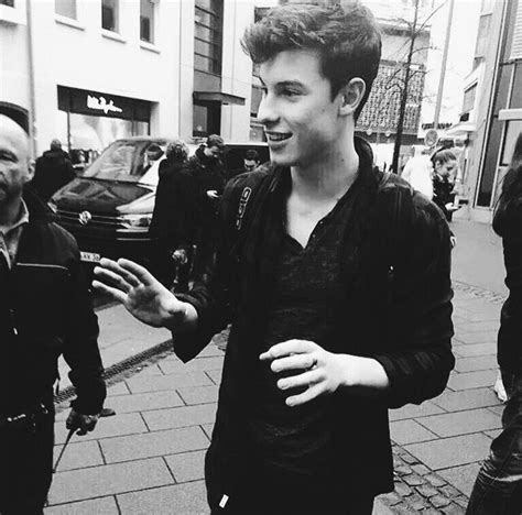 Pin By Hollen Blalock On Shawn Mendes Shawn Mendes Funny Shawn