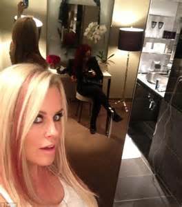Jenny Mccarthy Sports Long Pink And Blonde Extensions Just Weeks After