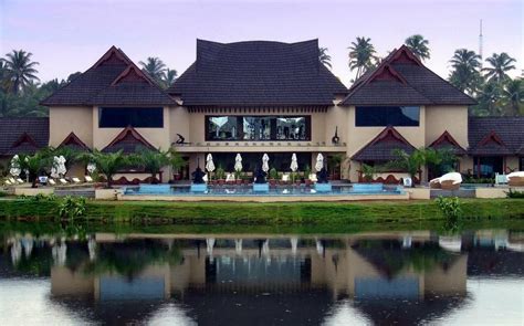 10 Honeymoon Resorts In Kerala Get 30 Off Honeymoon Hotels