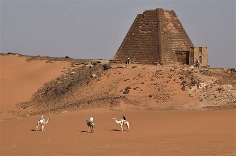 Glimpses Sudans Forgotten Pyramids Lokasintotally