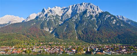 Morgen kann mit regenschauern gerechnet werden. Mittenwald