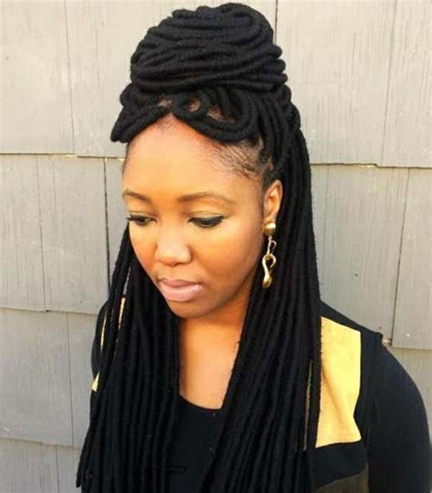 Using wools to accomplish hair is a trend and women who follows trends accede absolute as an amazing hair extension. Cana Hair Style Using Wool To Weave - 20 Cosy Hairstyles With Yarn Braids - You can use ...