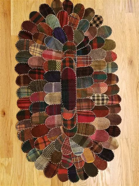 Idea By Alice Strebel On Pennies Penny Rugs Penny Rug Wool Crafts