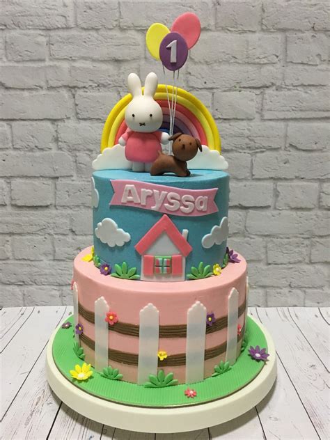The food was horrible and delivery (right around the corner from my office) took over an hour. Crissa's Cake Corner!: Garden Miffy Cake