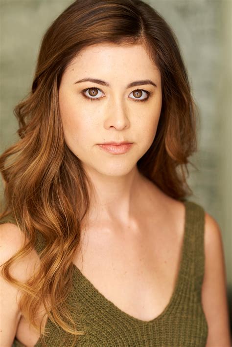 Commercial Headshots VS Theatrical Headshots: Complete Guide