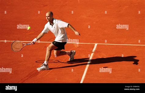 Tennis French Open Roland Garros 2000 Andre Agassi Attacks The Ball