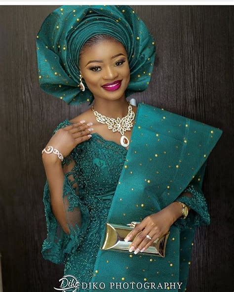 Épinglé Par Diey Sur Robes Robes De Mariée Africaine Mariage Nigérian Tenue Mariage Traditionnel