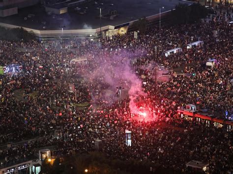 W piątek z całej polski do stolicy zjechali przeciwnicy zaostrzenia prawa antyaborcyjnego. Protesty kobiet w Polsce: 3.11.2020. Strajk Kobiet w ...