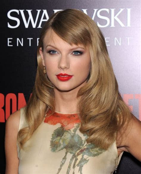 Taylor Swift In Red Lipstick How To Get Taylors Red Lipstick Look
