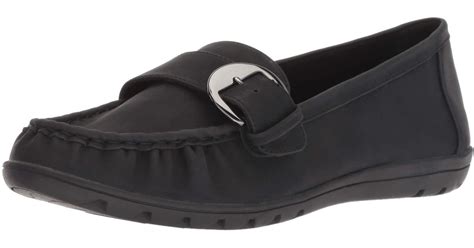 Discover true classic slip on style with the transeasonal versatility that a moccasin offers, providing a chic finishing touch to both casual and smart looks season after season. Hush Puppies Vivid Moccasin in Black - Lyst