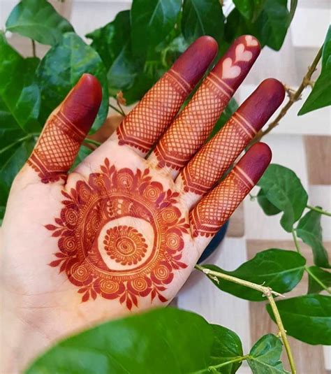 50 minimal mehndi designs for your intimate wedding in 2021 mehndi designs mehndi designs