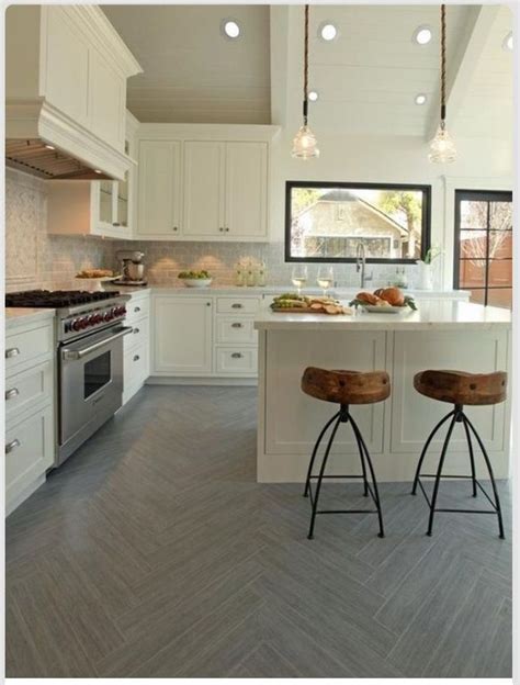 25 Dreamy White Kitchens Kitchen Flooring Kitchen Design Beautiful