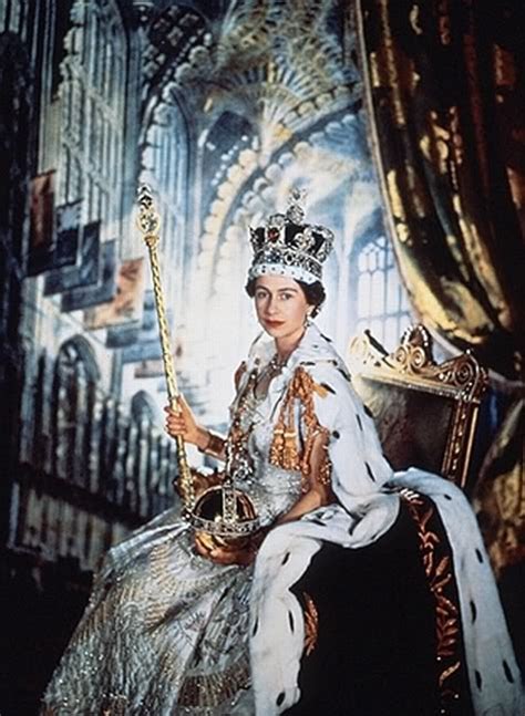 Queen elizabeth, just after the crowning. Art of Portraiture: Cecil BEATON: Queen Elizabeth ...