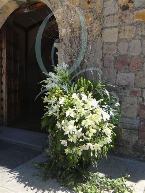 Flores para decorar la entrada en la Iglesia | Flores ...