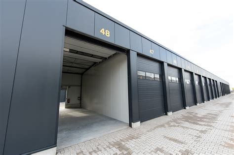 Unsere xxl garagen bieten ihnen oder ihrem unternehmen maximale flexibilität in der nutzung. Jetzt mieten! XXL Garagen und Gewerbeeinheiten in unserem ...