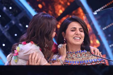 Neetu Kapoor Gives ‘shaadi Ka Shagun To Neha Kakkar Says Indian Idol Judge ‘like Her Daughter