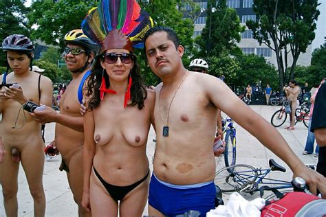 Chicago S Th Annual World Naked Bike Ride Vidoemo Emotional Video The