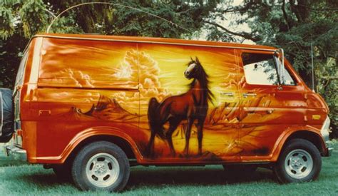 Rock N Roll On Wheels 30 Photos Of The Coolest Customized Vans Of