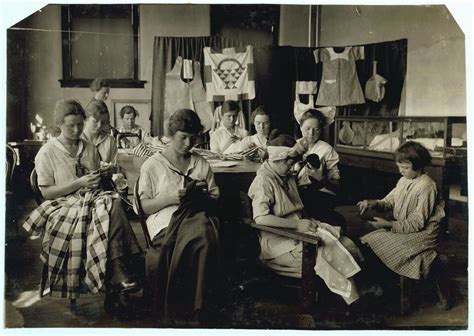 30 Beautiful Vintage Photos Of Children Sewing Sewing School Sewing