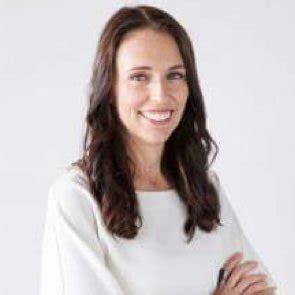 Джаси́нда кейт ло́релл а́рдерн — новозеландский политик, возглавляющая лейбористскую партию. Jacinda Ardern (@jacindaardern) | Twitter