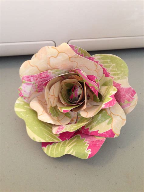 Pin By Erica Smole On Cricut Flowers Giant Paper Flower Tutorial
