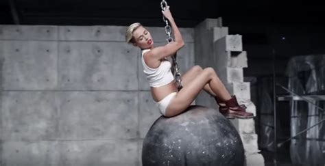 Wrecking Ball Video Without Music Is Uh Awkward Rtm Rightthisminute