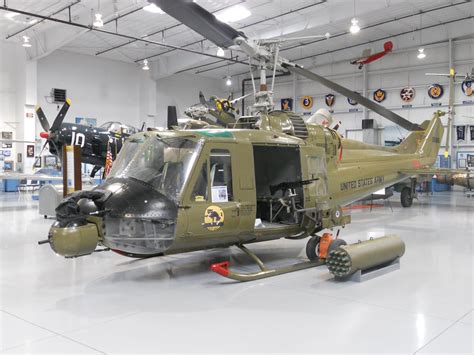 Bell Uh 1b Iroquois In 1953 The Us Army Issued A Requirem Flickr