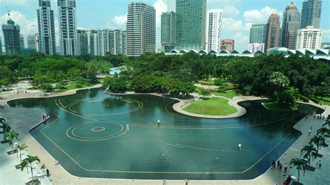 Here are the top 3 parks to chill in kuala lumpur. Tropical Gardening: A Roberto Burle Marx garden in Kuala ...